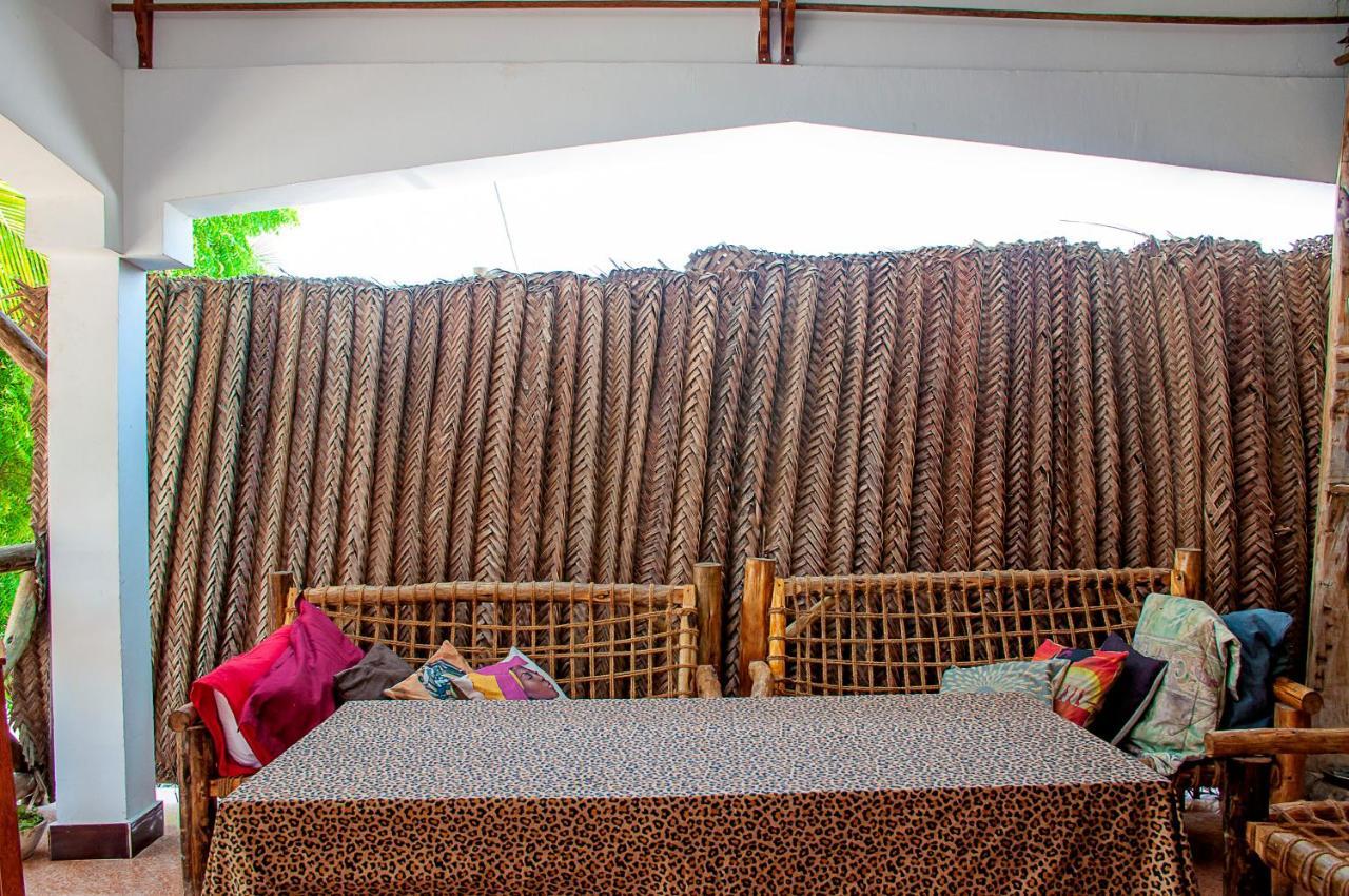Palm Nungwi Bed and Breakfast Buitenkant foto